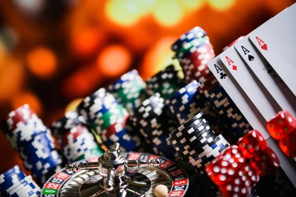 Dragon Tiger Live dealer table on svip5 h5 with live card reveal